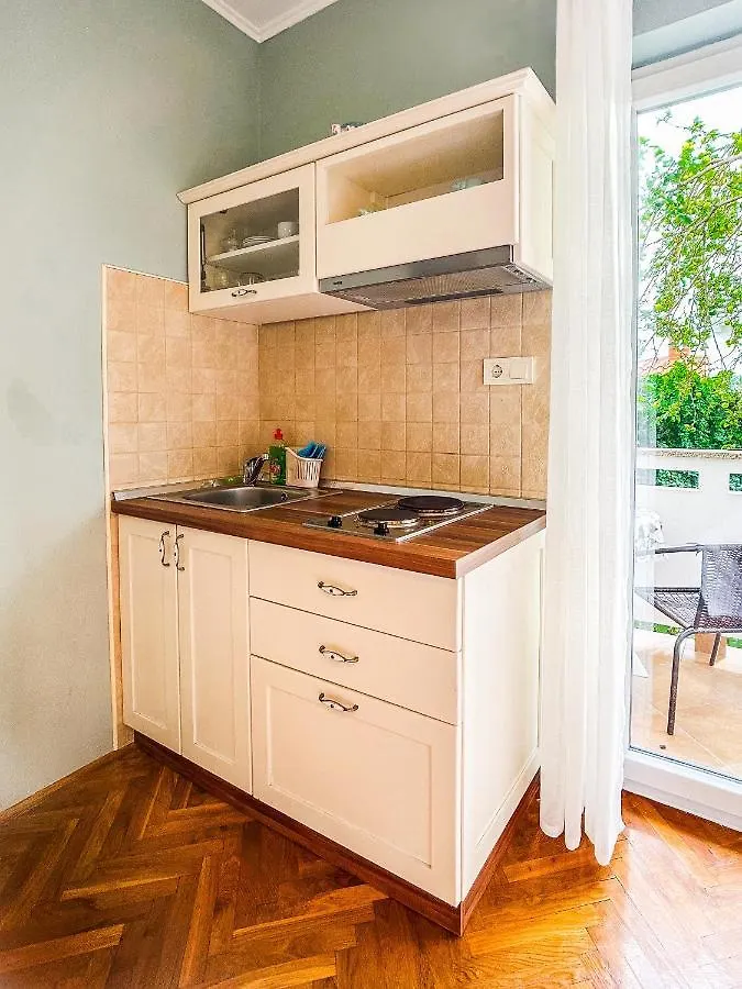 Pensjonat Apartments And Rooms With Parking Space Palit, Rab - 21755 Rab Town Chorwacja