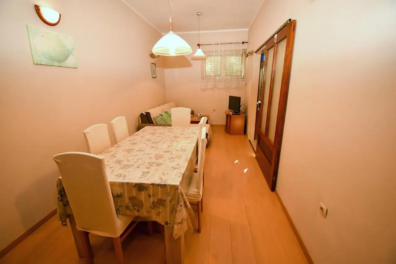 Pensjonat Apartments And Rooms With Parking Space Palit, Rab - 21755 Rab Town