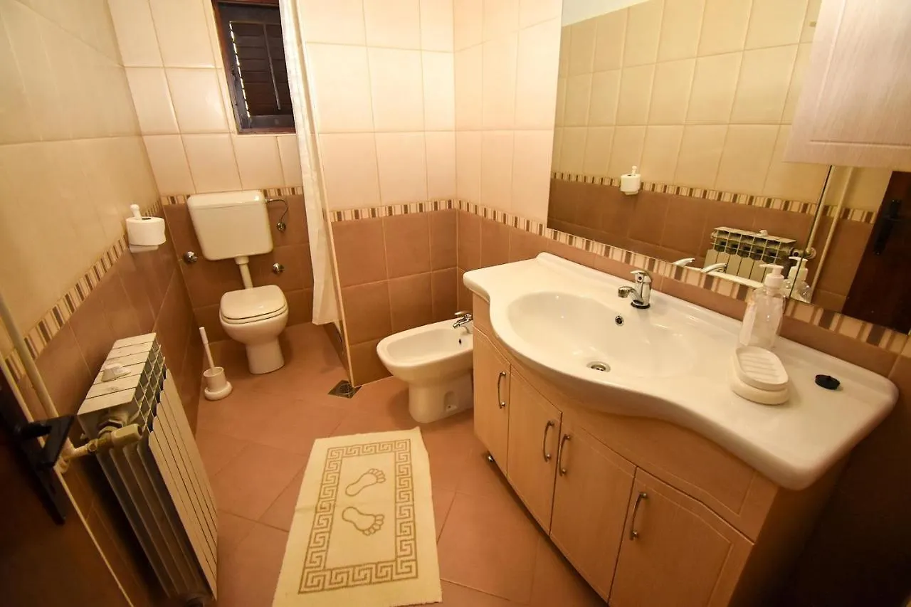 Apartments And Rooms With Parking Space Palit, Rab - 21755 Rab Town Pensjonat