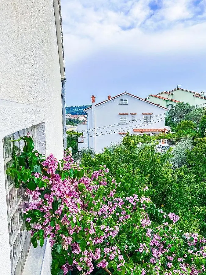 Pensjonat Apartments And Rooms With Parking Space Palit, Rab - 21755 Rab Town