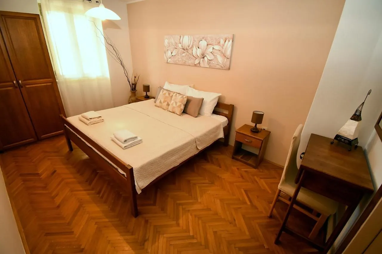 Pensjonat Apartments And Rooms With Parking Space Palit, Rab - 21755 Rab Town Chorwacja
