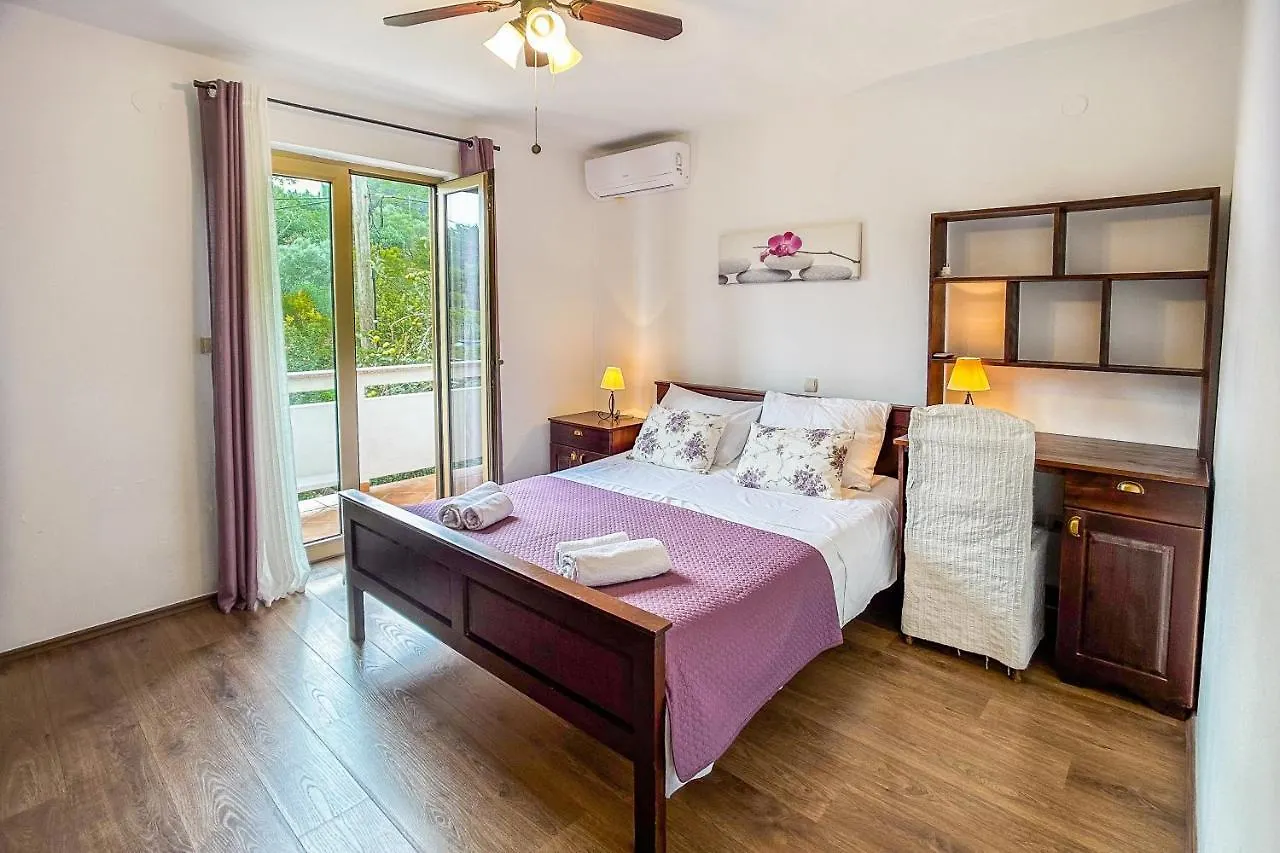 Pensjonat Apartments And Rooms With Parking Space Palit, Rab - 21755 Rab Town Chorwacja
