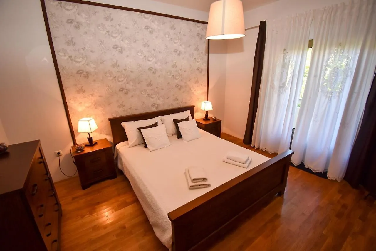 Apartments And Rooms With Parking Space Palit, Rab - 21755 Rab Town 0*,  Chorwacja